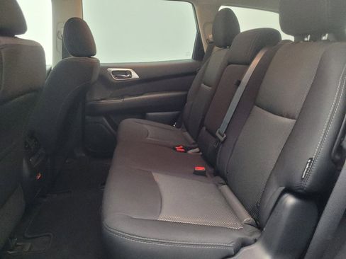 Used 2020 Nissan Pathfinder S FWD image 18