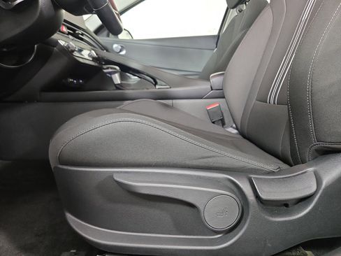 Used 2023 Hyundai Elantra SEL w/ Convenience Package image 30