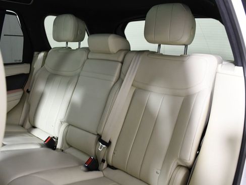 Used 2024 Land Rover Range Rover SE image 26
