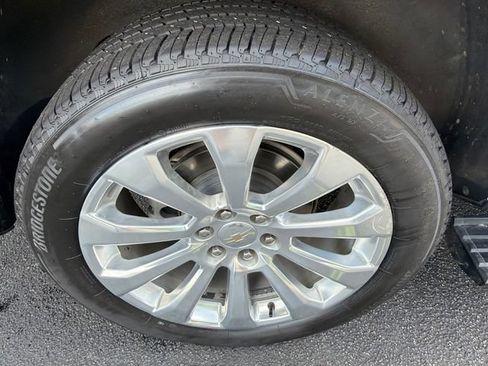 Used 2023 Chevrolet Tahoe Premier RWD image 17