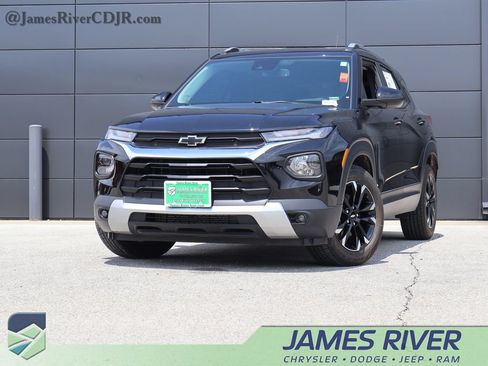 Used 2023 Chevrolet TrailBlazer LT w/ Convenience Package FWD image 1