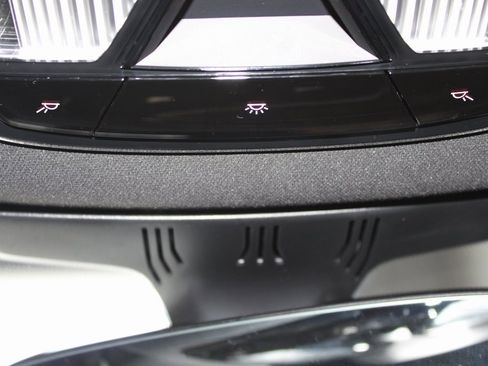 Used 2023 BMW 530i xDrive w/ Convenience Package image 39