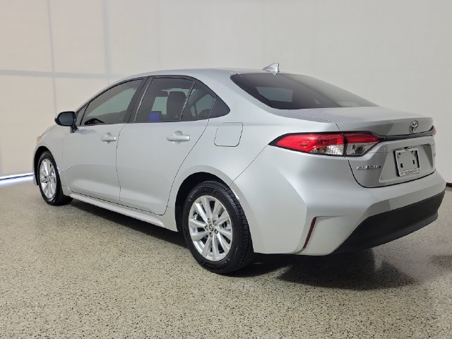 Used 2024 Toyota Corolla LE w/ LE Convenience Package FWD image 7