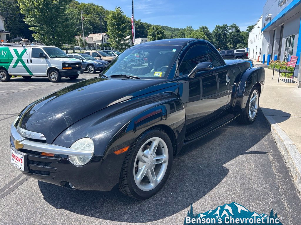 Used 2004 Chevrolet SSR w/ Preferred Equipment Group RWD image 4