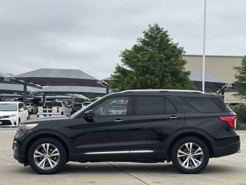 Used 2020 Ford Explorer Platinum w/ Premium Technology Package AWD/4WD image 3