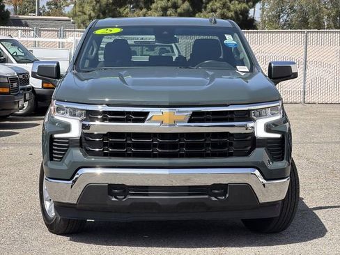 Used 2025 Chevrolet Silverado 1500 LT AWD/4WD image 2