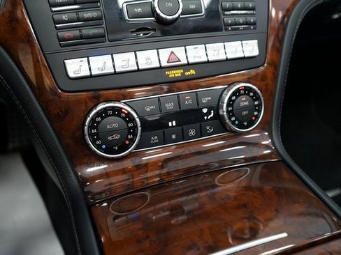 Used 2015 Mercedes-Benz SL 550 SL 550 image 44