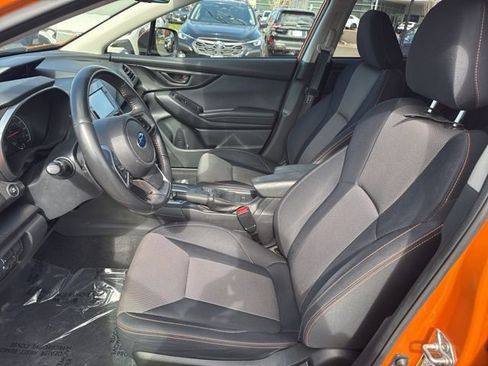 Used 2019 Subaru Crosstrek 2.0i Premium w/ Moonroof Package image 8