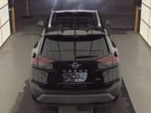 Used 2023 Nissan Rogue SV w/ SV Premium B Package FWD image 3