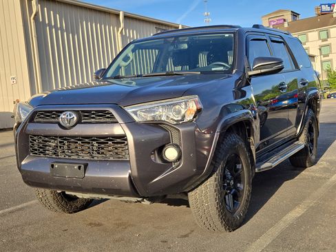 Used 2019 Toyota 4Runner SR5 Premium image 1