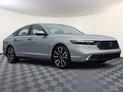 Used 2023 Honda Accord Touring image 1