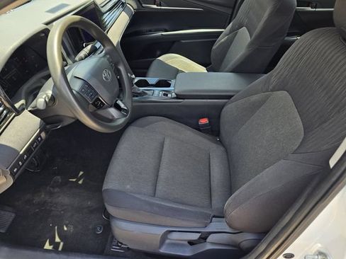 Used 2025 Toyota Camry LE FWD image 32