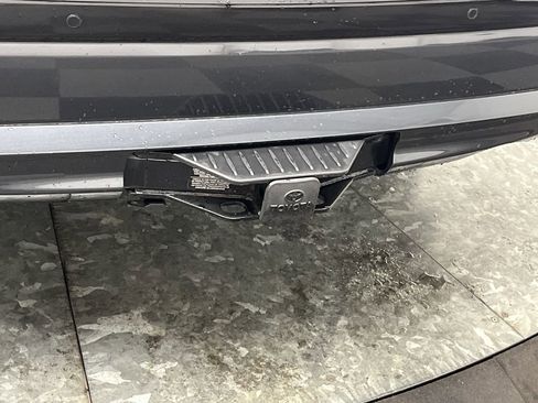 Used 2023 Toyota Highlander Limited image 33