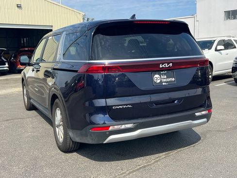Certified 2024 Kia Carnival LX FWD image 9