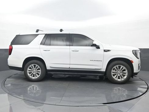 Used 2023 GMC Yukon SLT w/ SLT Premium Package RWD image 2