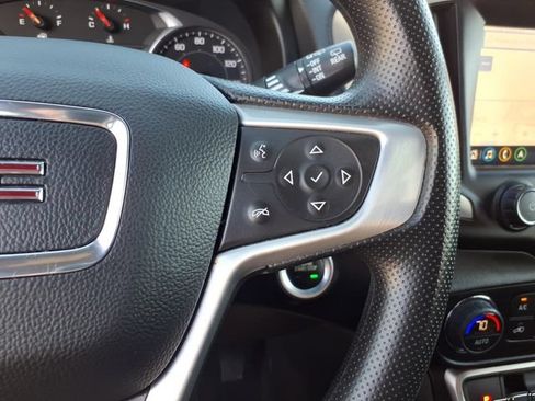 Used 2024 GMC Terrain SLE w/ Driver Convenience Package AWD/4WD image 35