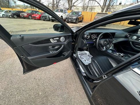 Used 2017 Mercedes-Benz E 400 4MATIC Wagon image 10