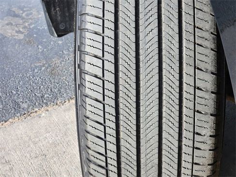 Used 2025 Chevrolet Tahoe LT image 10