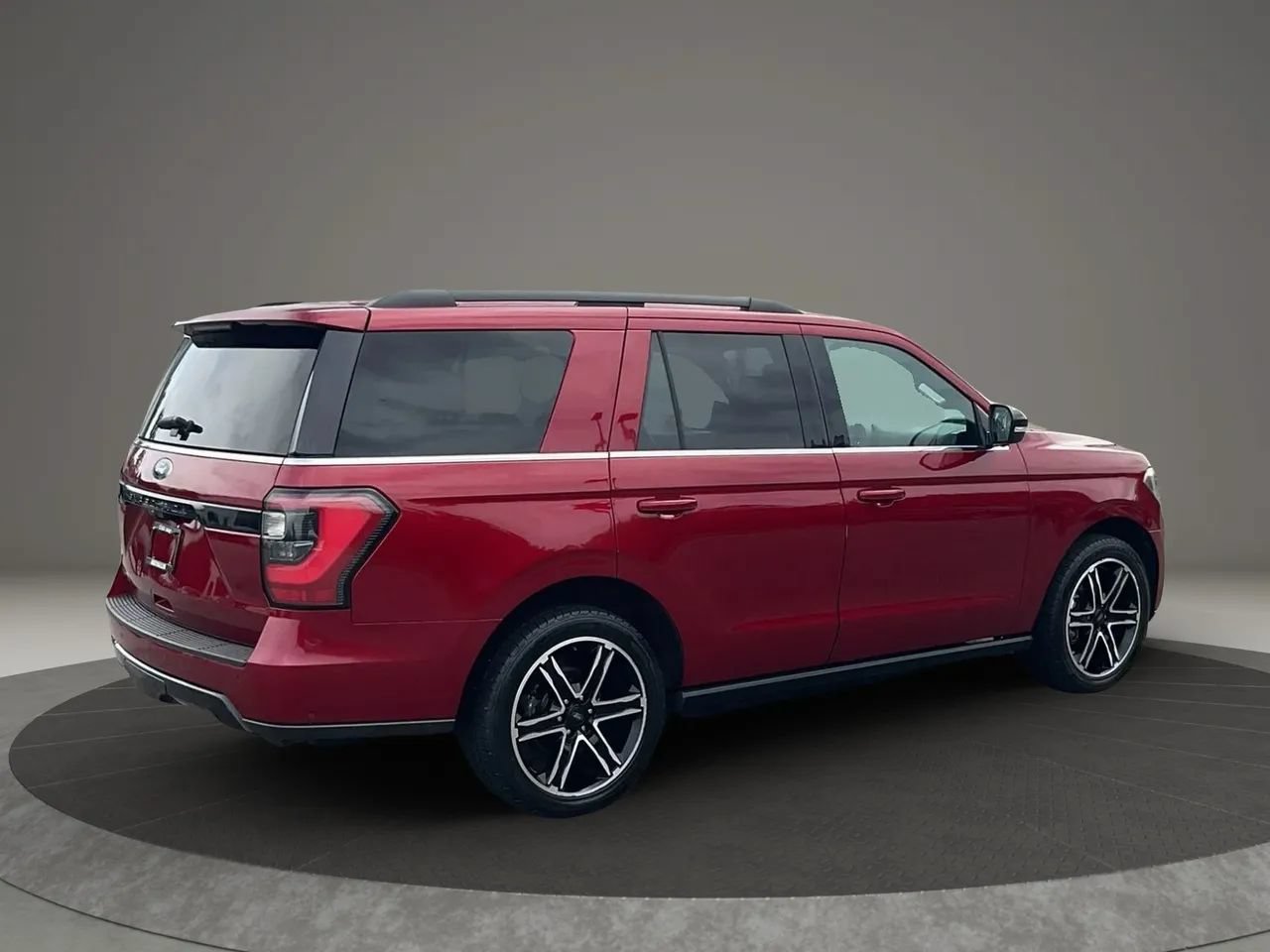 Used 2019 Ford Expedition Limited w/ Equipment Group 303A AWD/4WD image 5