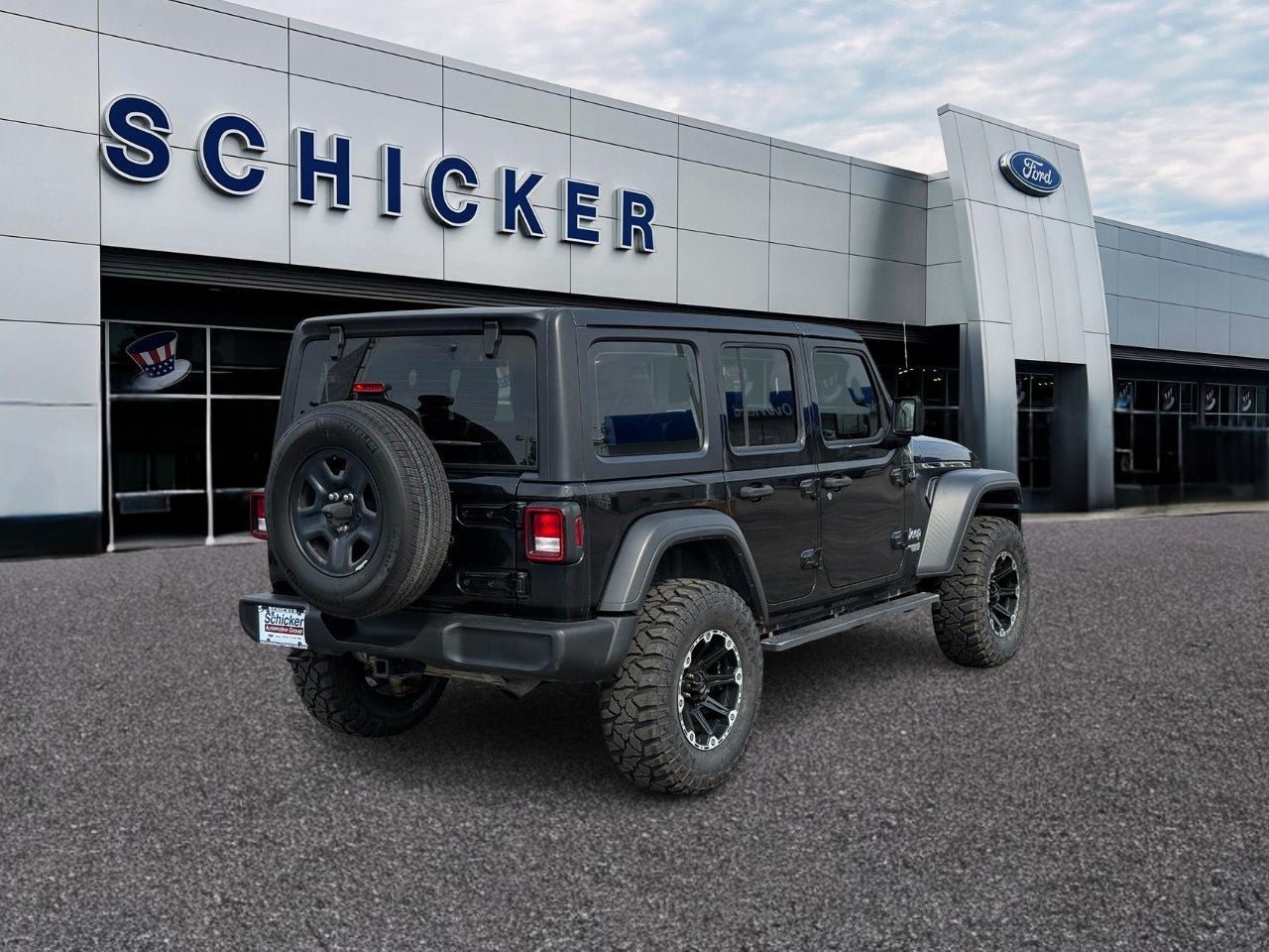 Used 2018 Jeep Wrangler Unlimited Sport AWD/4WD image 2