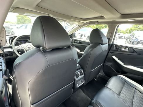 Used 2023 Nissan Maxima Platinum w/ Sport Mat Group FWD image 16