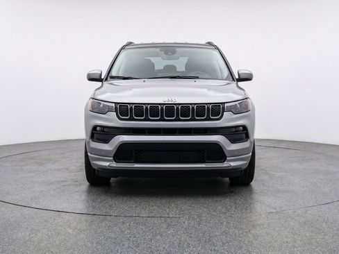 Used 2025 Jeep Compass Limited AWD/4WD image 2