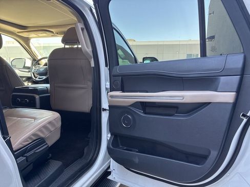 Used 2022 Ford Expedition Max Limited RWD image 7