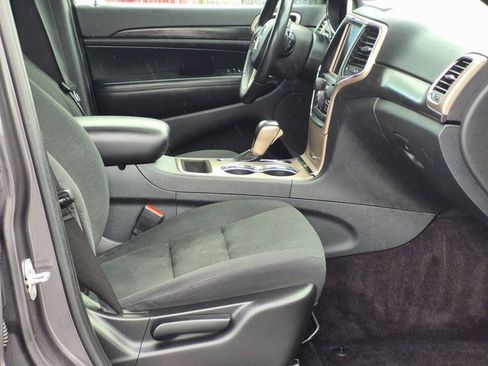 Used 2017 Jeep Grand Cherokee Laredo w/ Quick Order Package 23E image 20