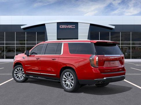 Used 2026 GMC Yukon XL Denali w/ Denali Reserve Package AWD/4WD image 3
