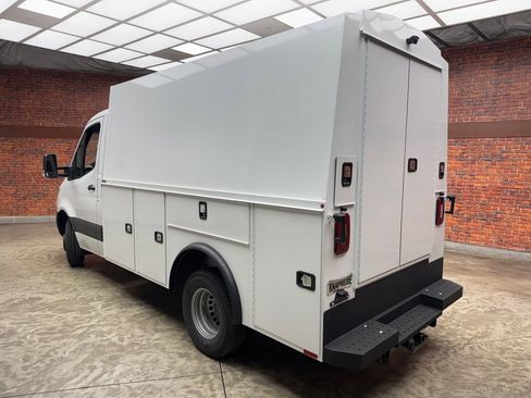 Used 2024 Mercedes-Benz Sprinter 4500 image 3