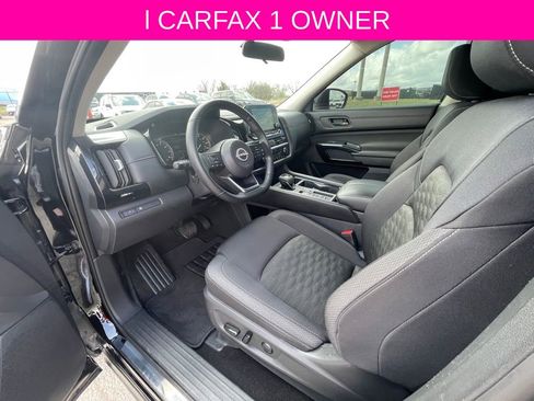 Used 2024 Nissan Pathfinder SV w/ Lighting Package (N92) image 17