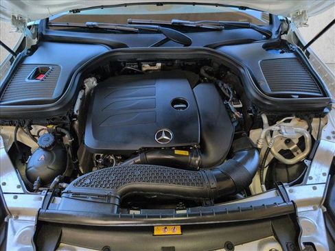 Used 2022 Mercedes-Benz GLC 300 4MATIC image 24