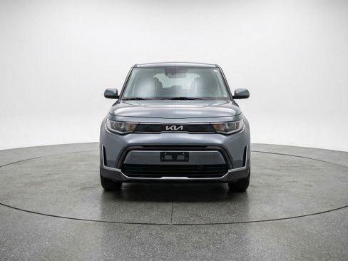 Used 2025 Kia Soul LX w/ LX Technology Package image 2