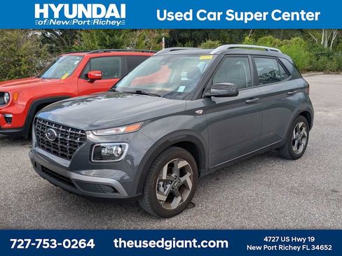 Used 2024 Hyundai Venue Limited FWD image 1