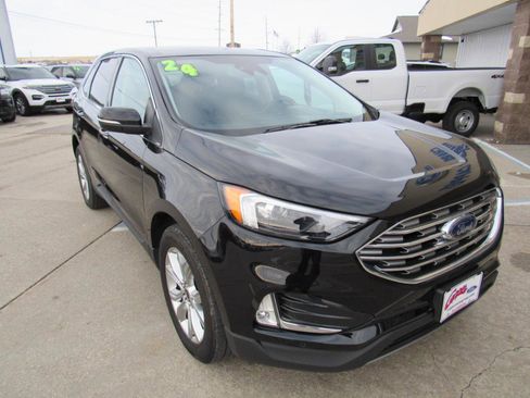 Used 2024 Ford Edge Titanium AWD/4WD image 5