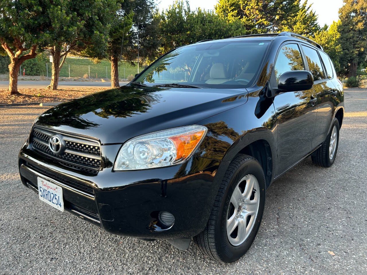 Used 2007 Toyota RAV4 2WD image 2