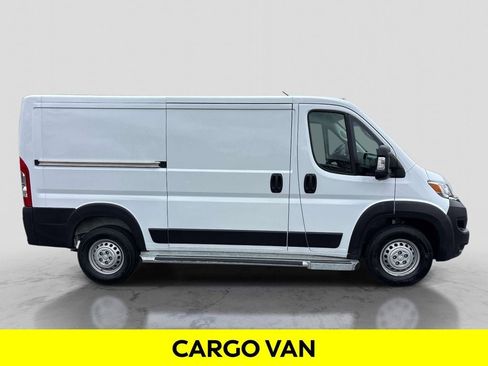Used 2025 RAM ProMaster 2500 w/ U-Haul Equipment Group FWD image 4