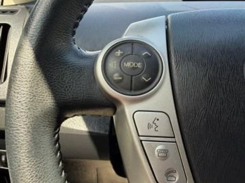 Used 2014 Toyota Prius Four FWD image 18