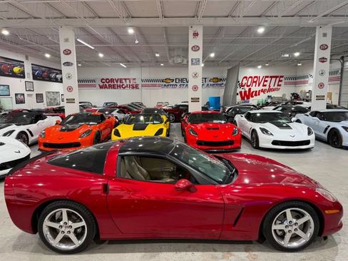 Used 2005 Chevrolet Corvette Coupe w/ Preferred Equipment Group RWD image 6