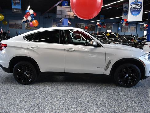 Used 2018 BMW X6 xDrive35i w/ Premium Package Essential image 3
