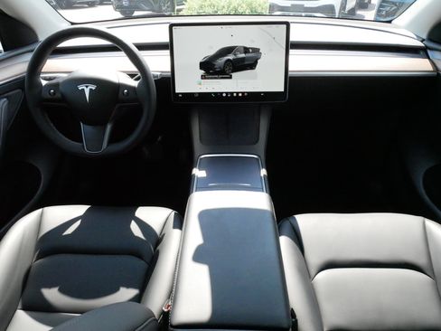 Used 2023 Tesla Model Y Long Range AWD/4WD image 10