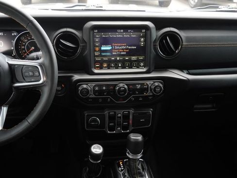 Used 2023 Jeep Gladiator Overland AWD/4WD image 14