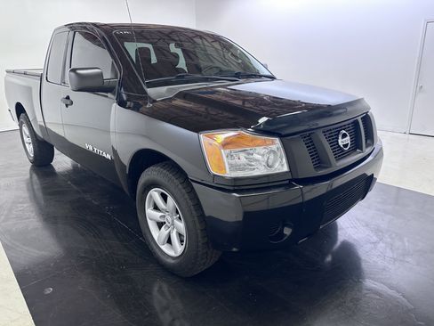 Used 2014 Nissan Titan S w/ S Popular Equipment Package RWD image 3