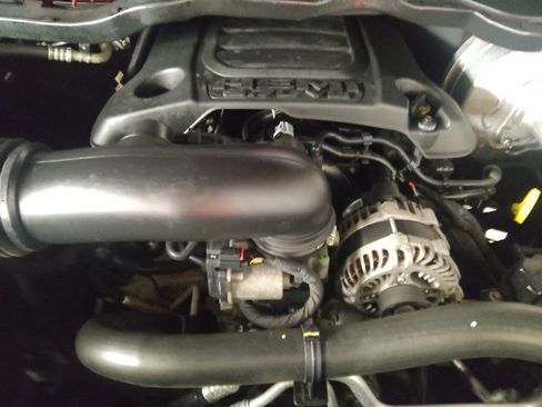 Used 2021 RAM 1500 Laramie w/ Sport Appearance Package AWD/4WD image 30