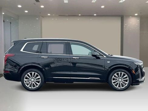 Certified 2022 Cadillac XT6 Premium Luxury AWD/4WD image 5