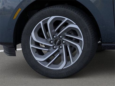 New 2025 Lincoln Navigator Reserve image 19