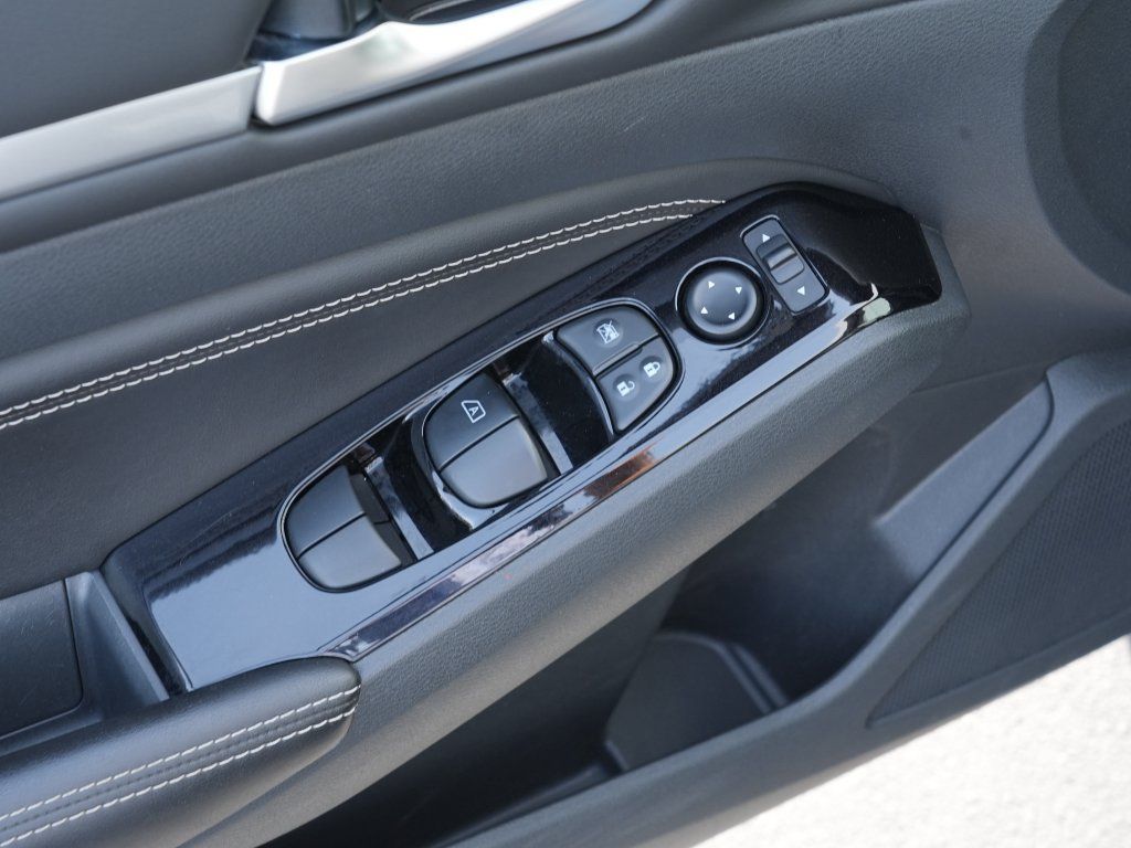 Used 2023 Nissan Altima 2.5 SL AWD/4WD image 16