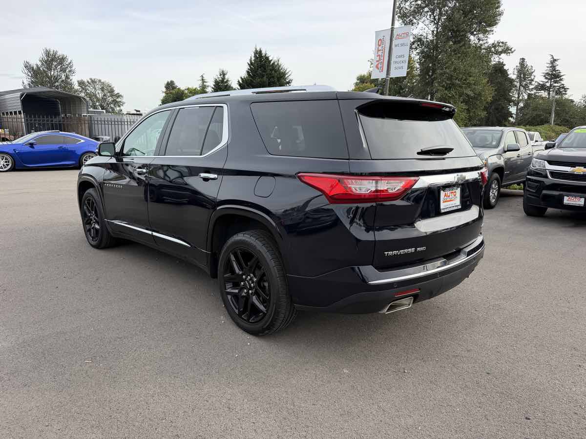 Used 2020 Chevrolet Traverse Premier w/ LPO, Midnight Edition AWD/4WD image 6