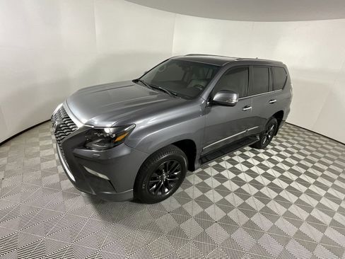Used 2017 Lexus GX 460 Premium w/ Premium Package image 9