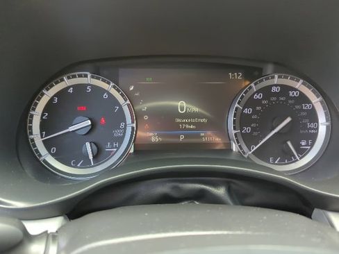 Used 2022 Toyota Highlander XLE AWD/4WD image 10